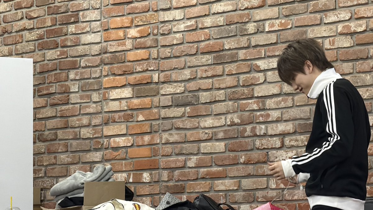 m00ngteegee's tweet photo. 뭐야?멋있어..
도염선배한테 고백할 사람 내 뒤로 줄 서줘 https://t.co/MHwF9Rjz0y