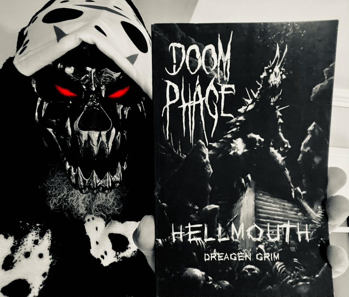 Step into the shadows with Doom Phage: Hellmouth, available in eBook &amp; paperback on Amazon.
a.co/d/8uENe6A

Cover art by spaldingarts.com… 

#paleohorror #horror #horrorbooks #dinosaurs #dinosaur #horrorcommunity #horrorauthor #horrornovels #monsters #goosebumps