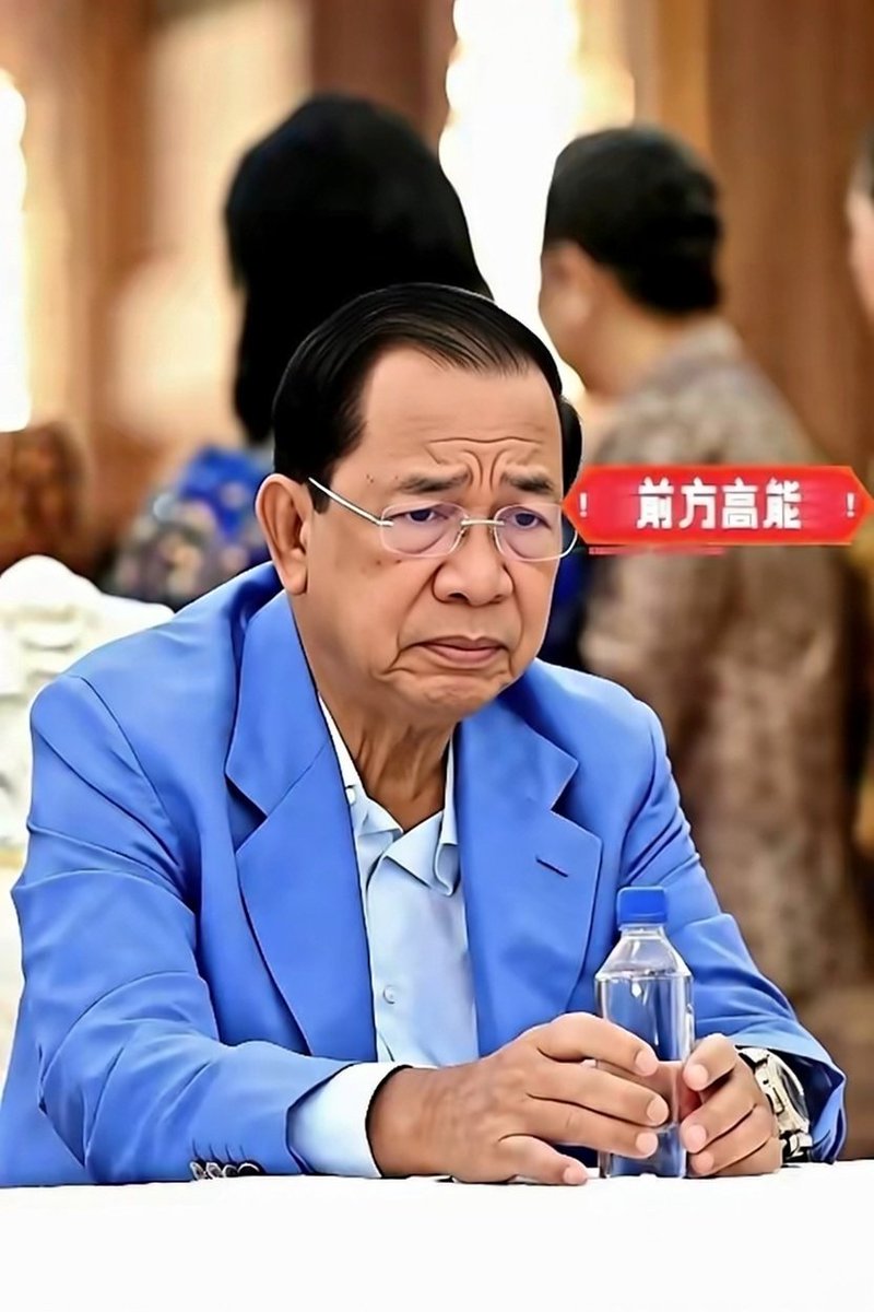 洪森现在估计肠子都悔青了。
想跟人家谈，人家连个缝儿都不给。新上来的那位，直接开干，连美国人来说情都不好使。
这就叫自作自受。
当初，人家佩通坦小姑娘，一口一个“叔叔”，客客气气，低声下气地跟你商量。
你觉得人家好拿捏是吧？