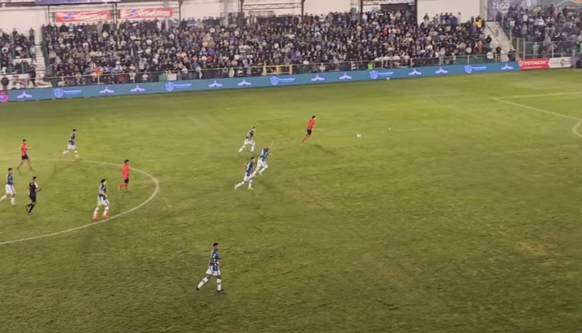 GabrieImhh's tweet image. Aunque usted no lo crea, el delantero del Club Social y Deportivo Municipal falló esto en una final.