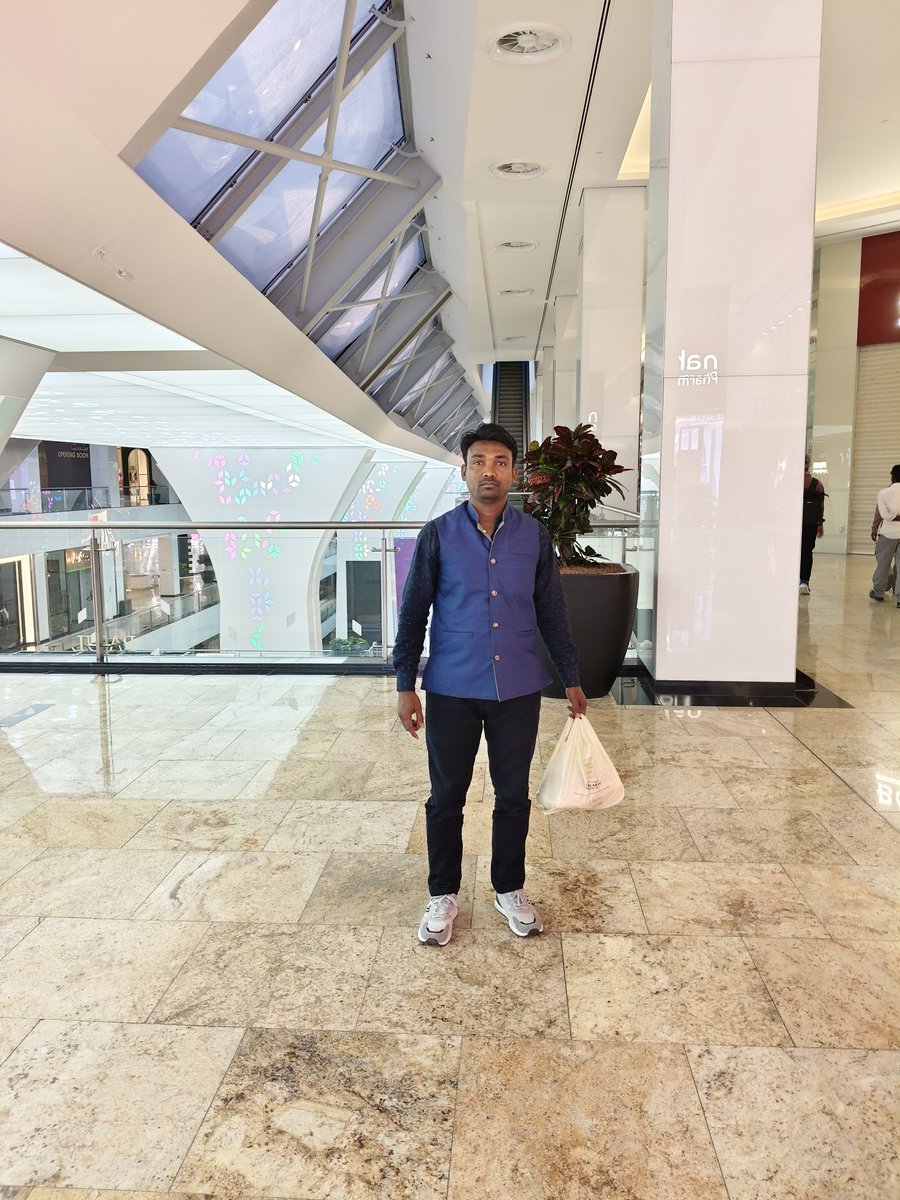 AFSARALOM2's tweet photo. DUBAI https://t.co/2IbckxXfev