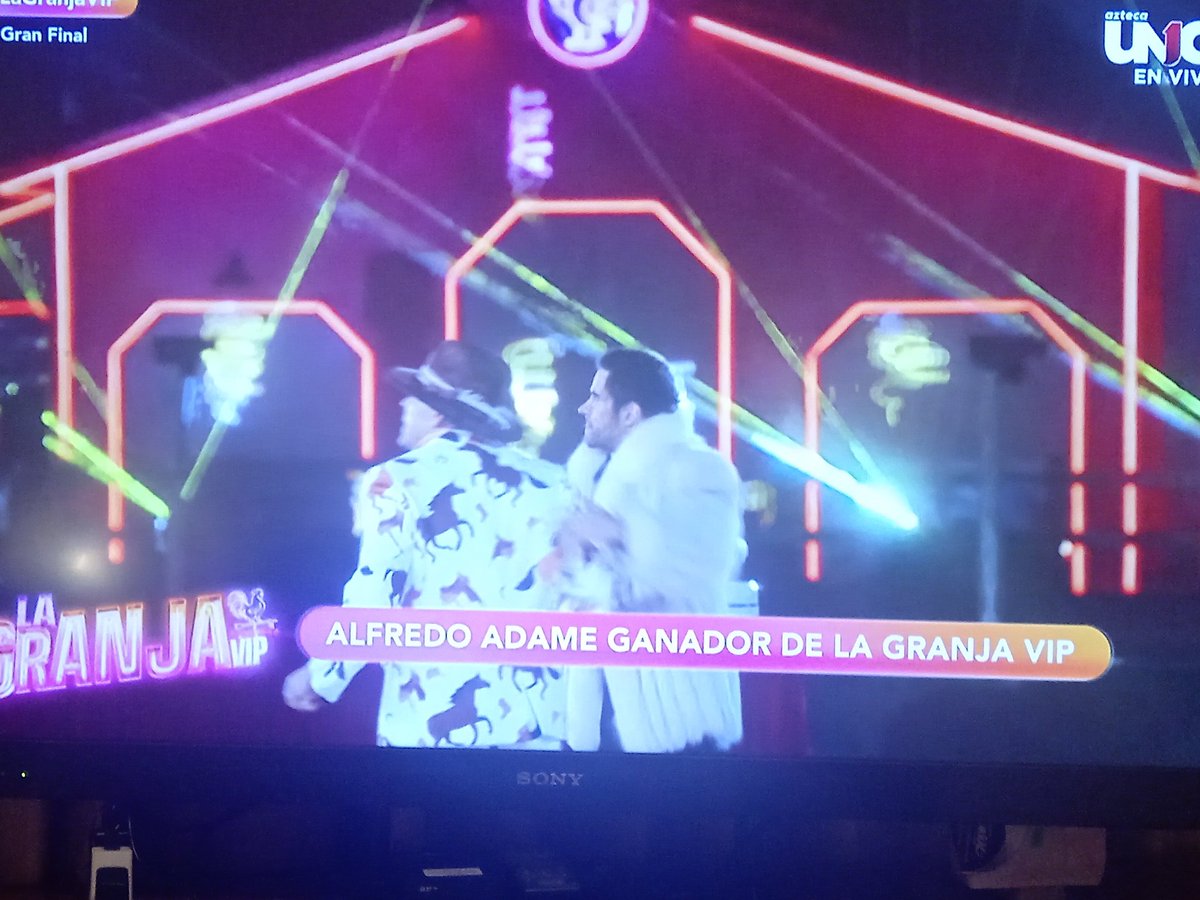 Prender la tele solo para ver a dos de los más patanes... #LaGranjaVIP