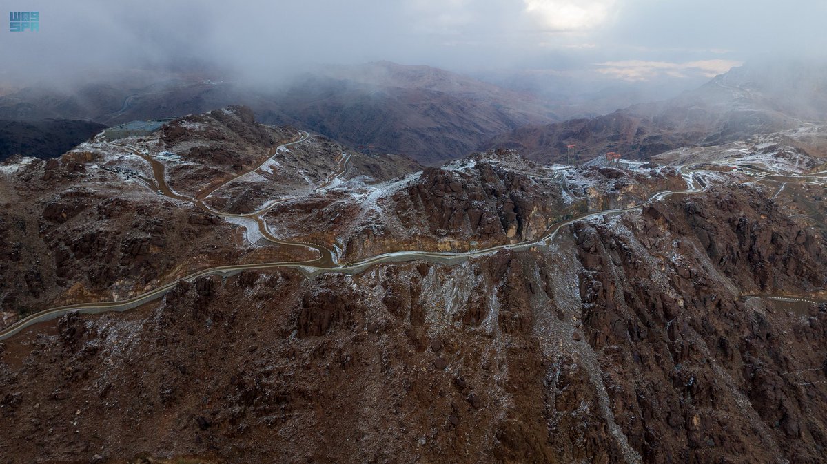 صور للحالة الثلجية التي هطلت على قمم جبال #تروجينا "#جبل_اللوز سابقاً