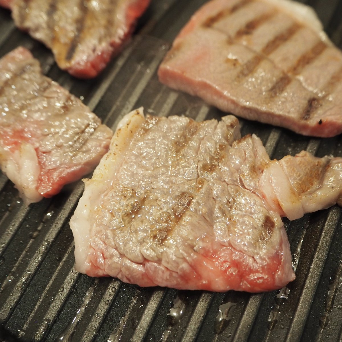 14Ysua's tweet image. 【公式】ＪＡグループ山形 様
@jagroupyamagata 

総称山形牛　モモ・カタ焼肉用（400g）
プレゼントキャンペーンで頂きました✨

キメが細かく適度なサシで、柔らかくて美味しくて幸せ😋🥩
ありがとうございました🫶🏻
#ＪＡグループ山形 #おいしい山形