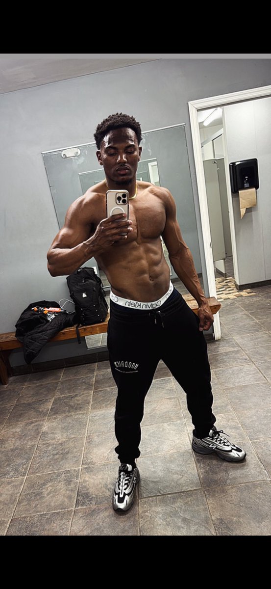 born2ball__'s tweet photo. Lean bulk to 200.. https://t.co/uolr0FNxrM