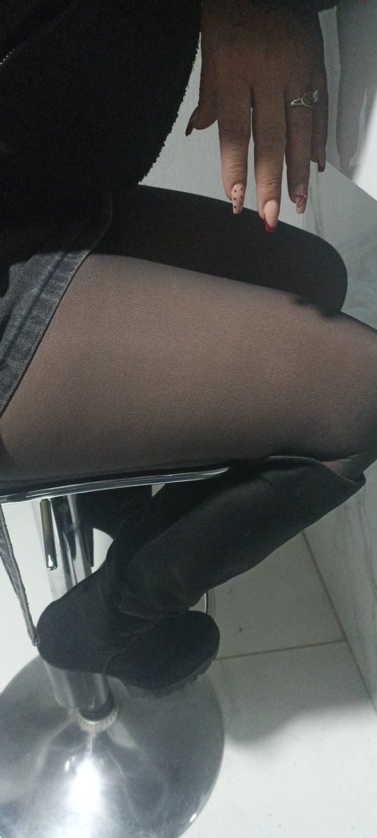 Seguimos en el after en la casa no salio plan con pareja o chica😊