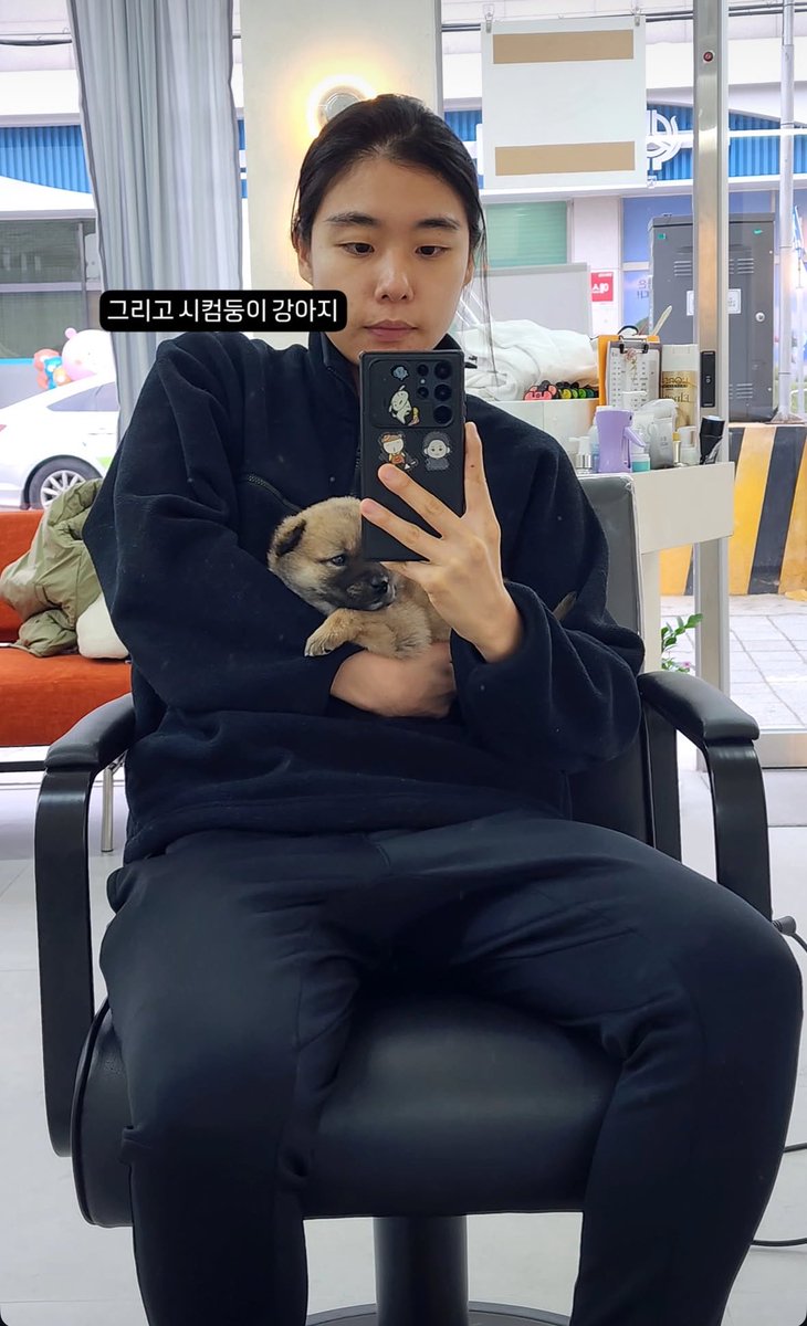 둘이 똑같이 생겼네