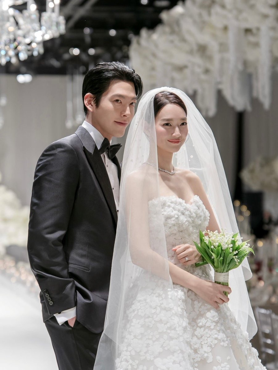 kdramasdiary's tweet image. KIM WOOBIN AND SHIN MINA ARE OFFICIALLY MARRIED 🥹🤍