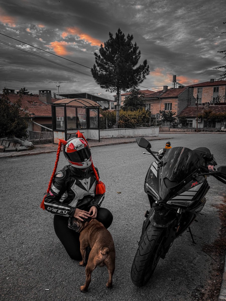 Gülümse Asil Çekiyoruuumm 🖤🫶🏻❤️