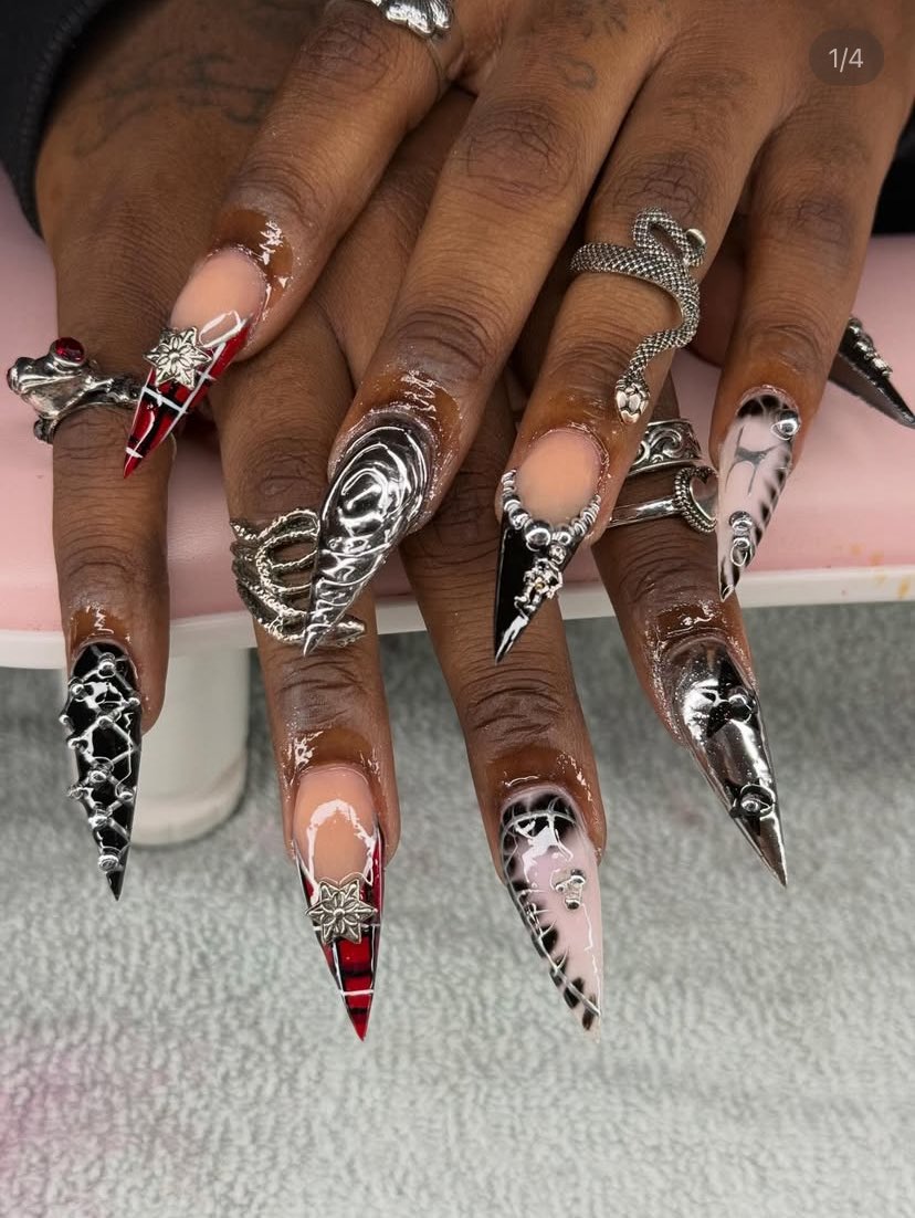 kvngsire's tweet photo. I got my nails done 🤭💅🏾 https://t.co/VNyv20fcne