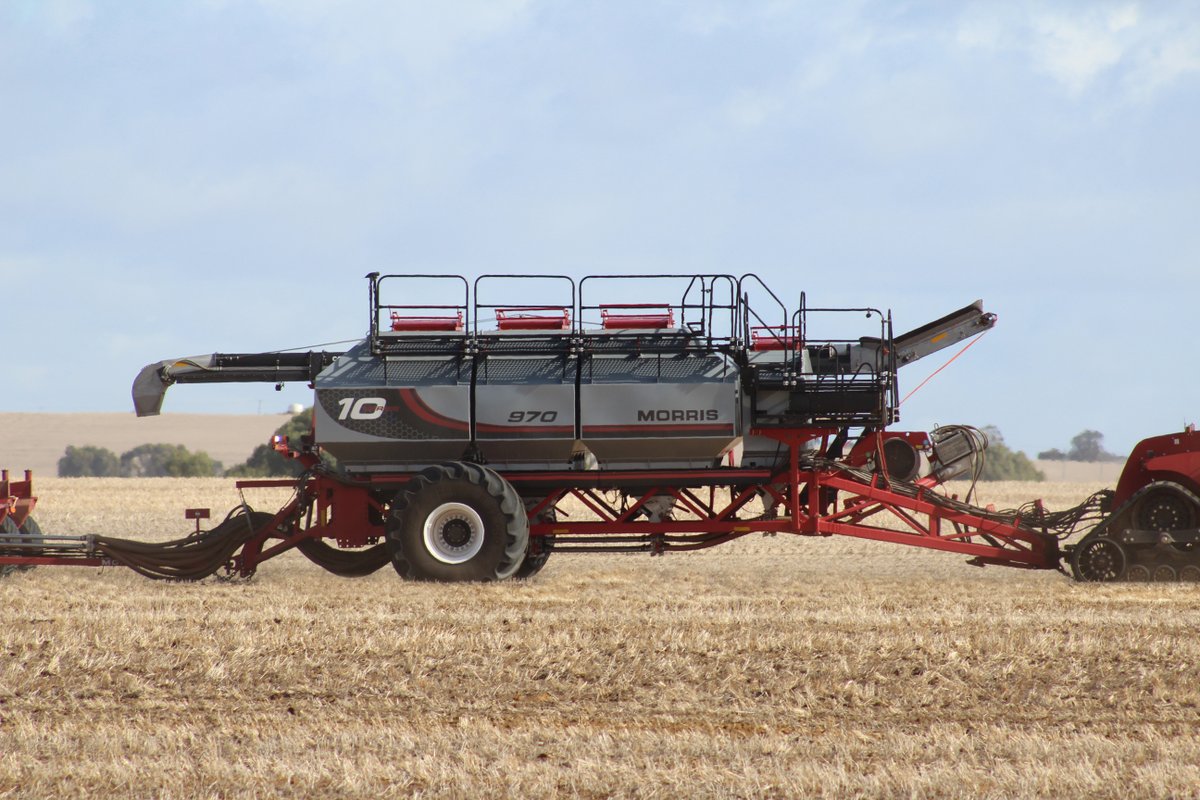 💨 High-capacity fans

Push higher product rates with the new 22" diameter fans and the AirGuard blockage-prevention system — now standard on lower fertiliser runs.

Find your local dealer today 👉🔗 loom.ly/u_BjJg0