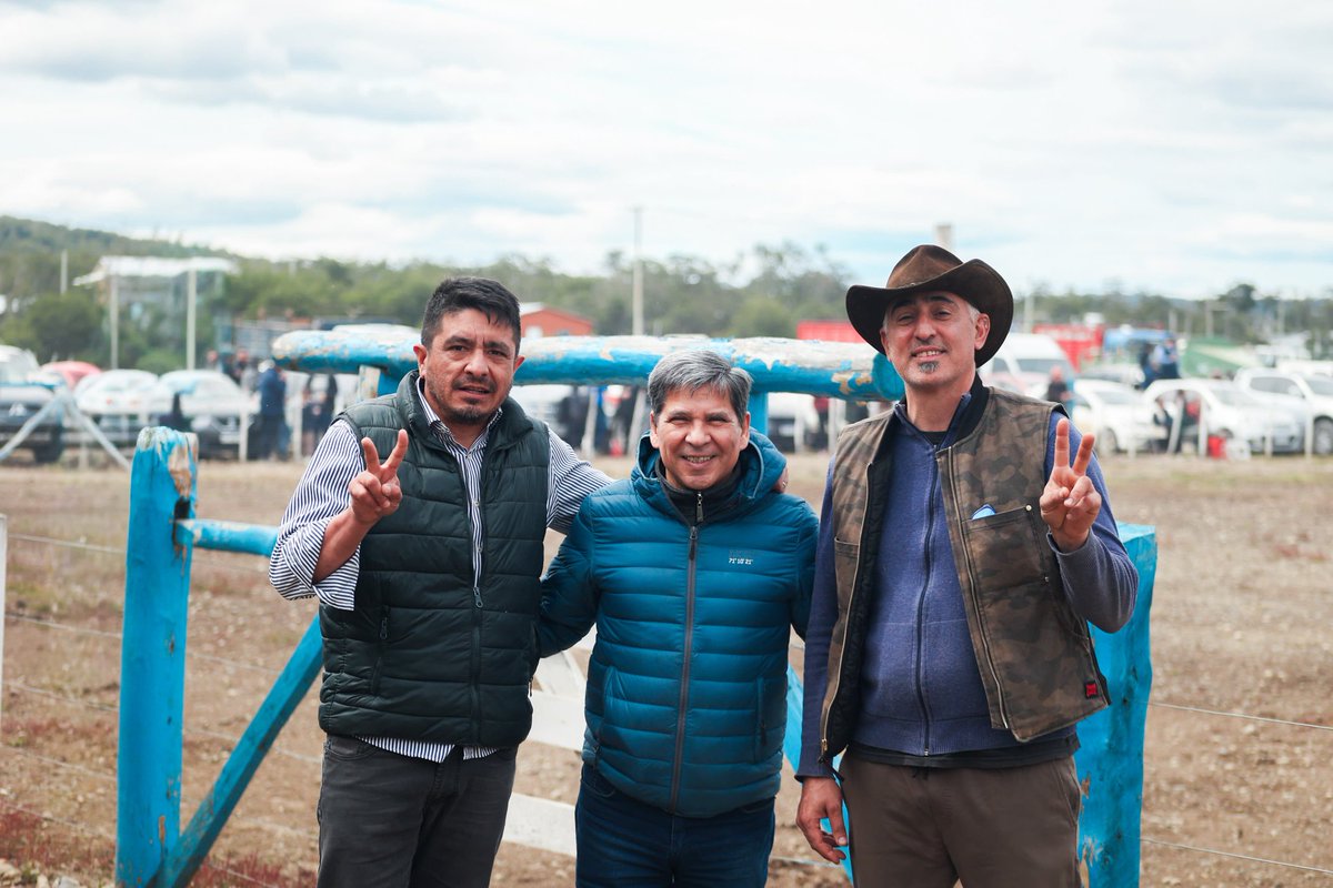 Acompañamos a la Agrupación Tradicionalista “El Orejano” en su XXI aniversario en la ciudad de Tolhuin.
Nuestro agradecimiento al Presidente de la agrupación Pedro Oliva, Vicepresidente Dani Blanco y demás integrantes por la invitación.

#tolhuin #tradición #celebración #jcpinotd