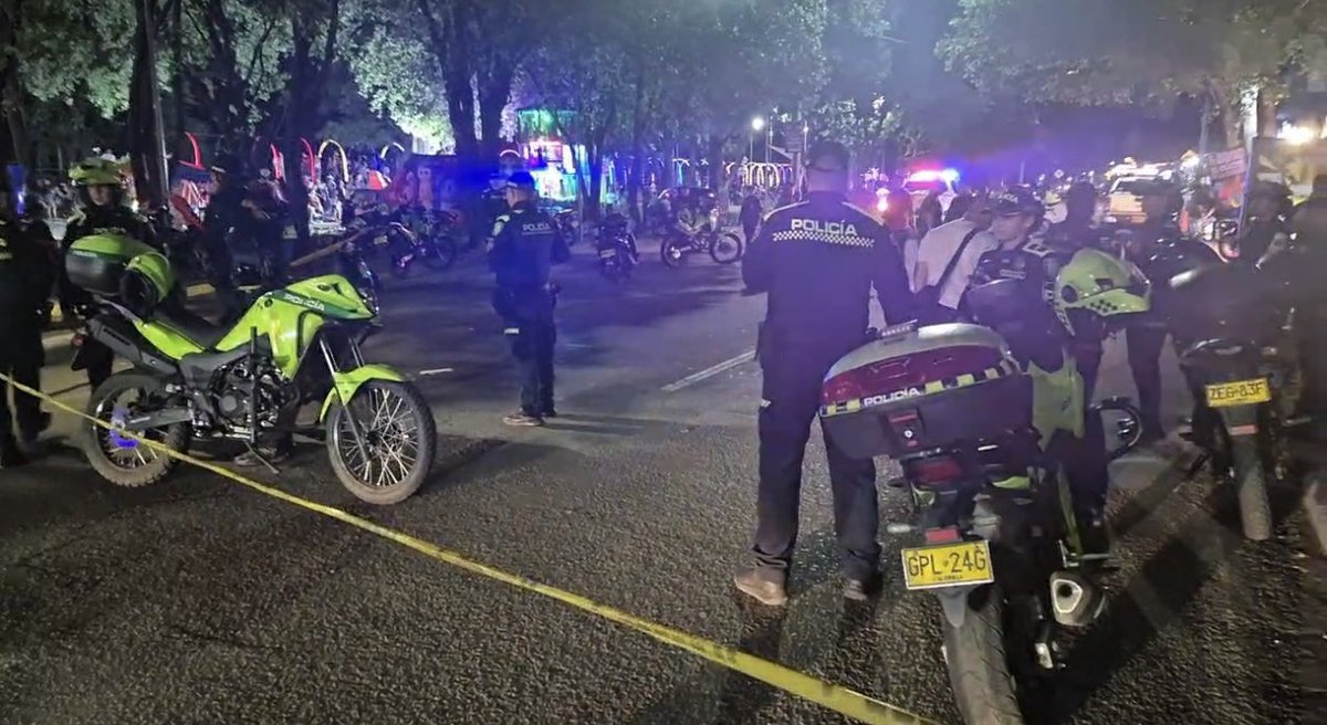 PilarEscobarBX's tweet image. Asesinaron a Jorge Eliécer Villamizar Pérez, “Fito”, en pleno Malecón de Cúcuta.
Lo mataron mientras se movilizaba en moto. Ejecución limpia. Silencio total.
Fito era una de las pocas personas que sabía qué fue a hacer Gustavo Petro a Manta.
Y hoy está muerto.
¿Coincidencia?
¿A…