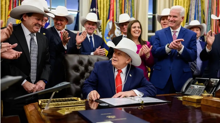 اتفاقيات هشّة .. لماذا انهارت بعض صفقات السلام التي أبرمها ترامب؟ 