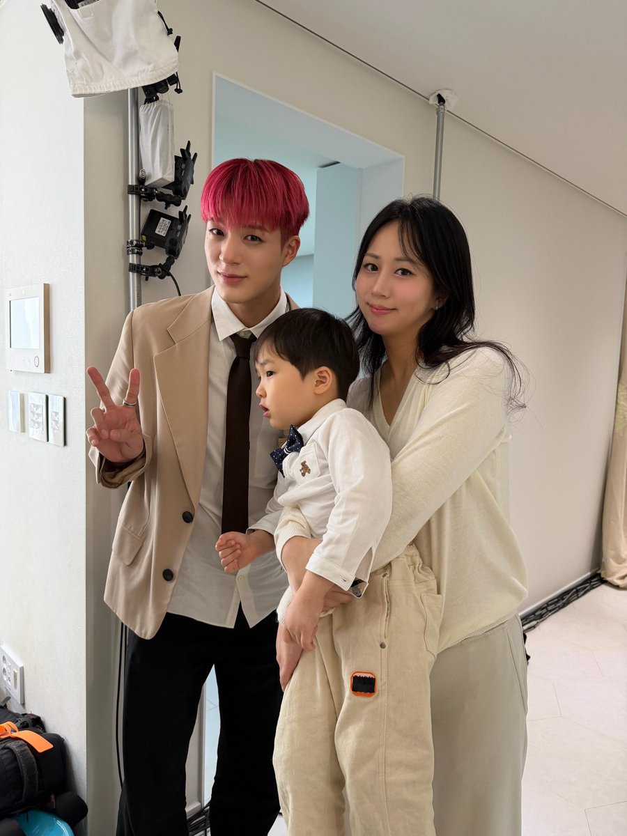 NCT DREAM's JENO and JAEMIN are seen featured on Hyoning_s2's