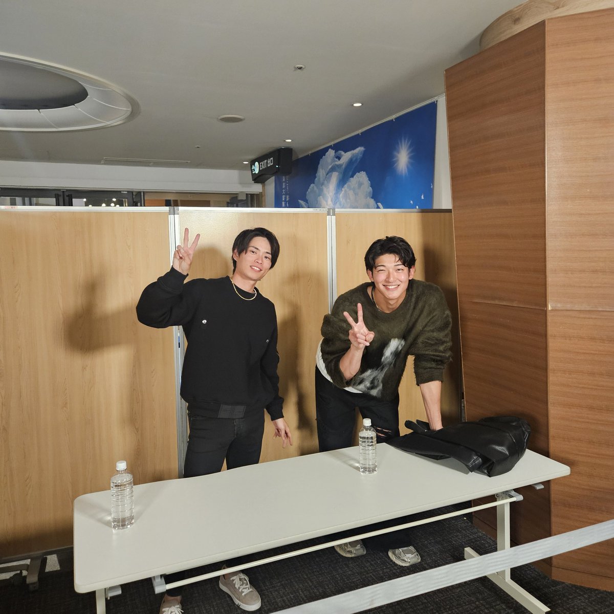 8PaBeVpyNc9625's tweet photo. 12/19【山岡泰輔&amp;山崎颯一郎スペシャルトークショー】無事終了！

泰ちゃん&amp;颯ちゃん、MCの金山さん、スタッフ、お客様ありがとうございました🙇

#オリックス
#オリックスバファローズ
#バファローズ
#山岡泰輔
#山崎颯一郎 https://t.co/qBb4jPZ3pm