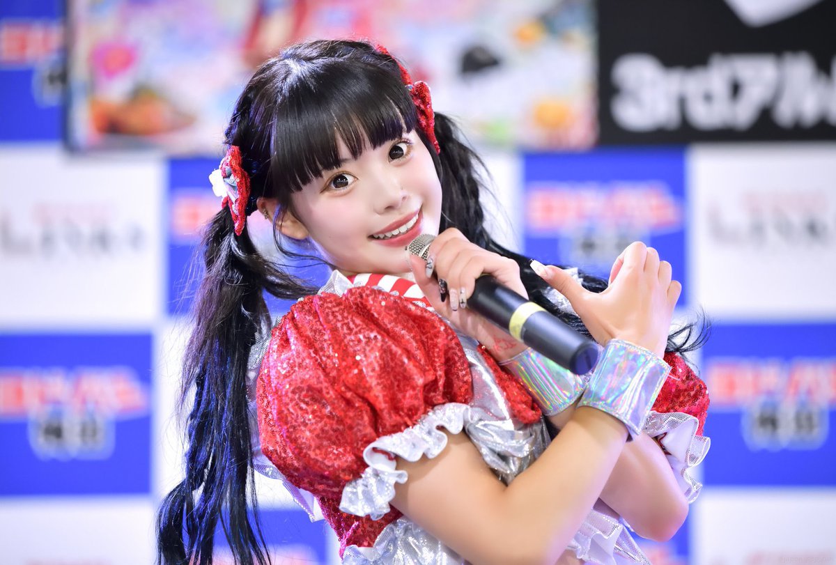 今日もららちゃん(@707nlala )の笑顔でお仕事頑張れます～( * ॑꒳ ॑