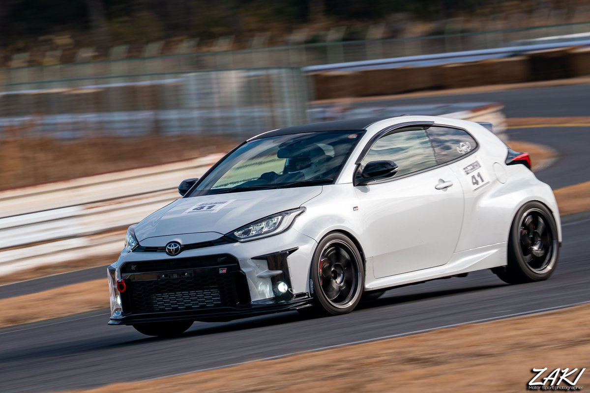 ザキさんお写真ありがとうございました！
フォグカバーがいい感じに艶がでてめっちゃいい感じです😊