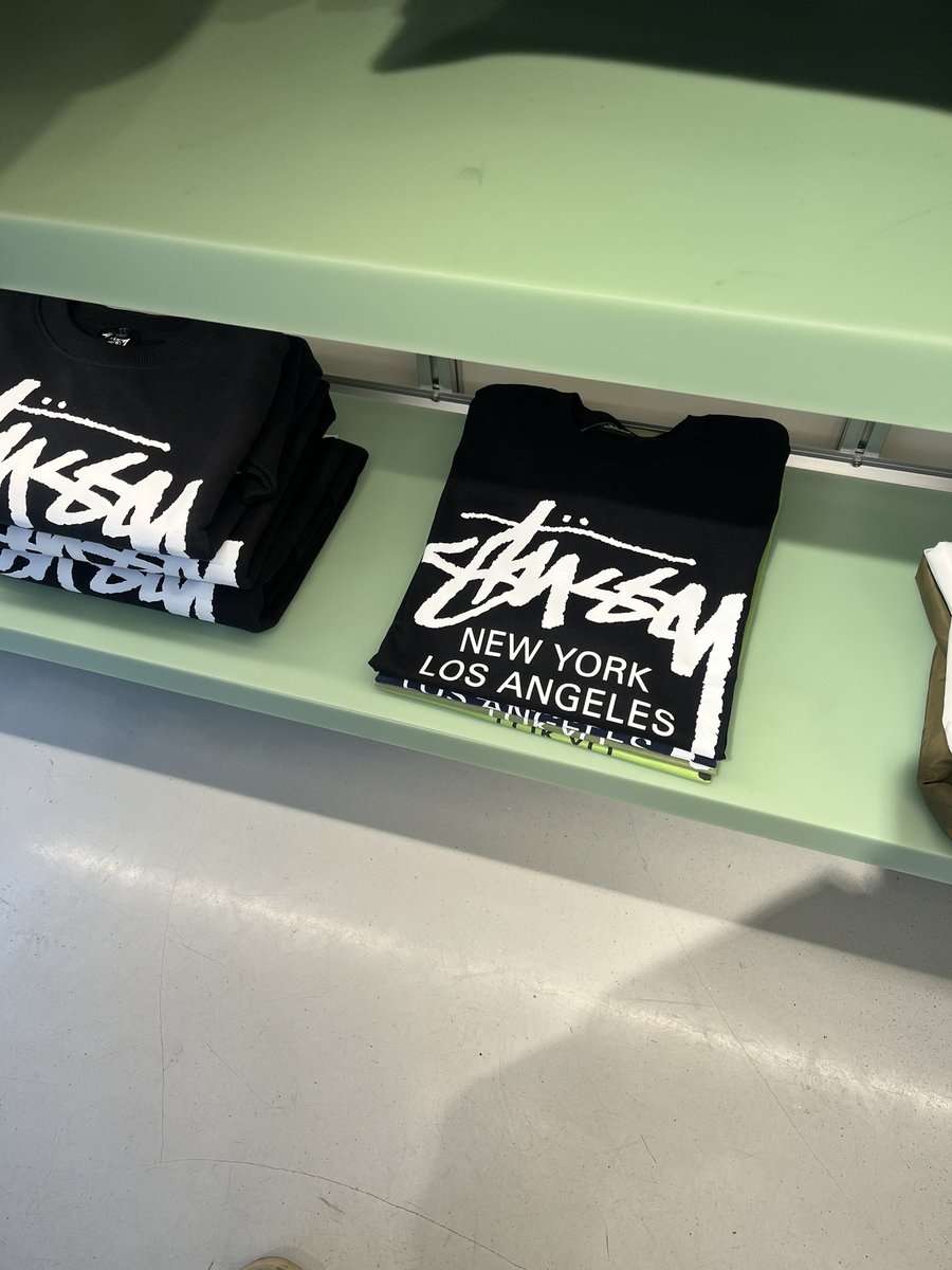 Withtaetaeh's tweet photo. รับหิ้ว Stussy Seoul  🎱💭

เสื้อยืด 1990.-
ฮู้ด 4590.-
หมวก 2120.-

(free shipping + รวมค่าส่ง)

- เข้าshop  27/12/25

- ได้ของภายในสิ้นเดือนกุมภา
ตอนนี้เราเรียนอยู่ที่เกาหลี นำกลับเครื่องบินพร้อมเราค่ะ

-ของแท้จากshop apgujeong

#หิ้วstussy #เสื้อstussy #หิ้วเกาหลี https://t.co/LoOXnDH7ih