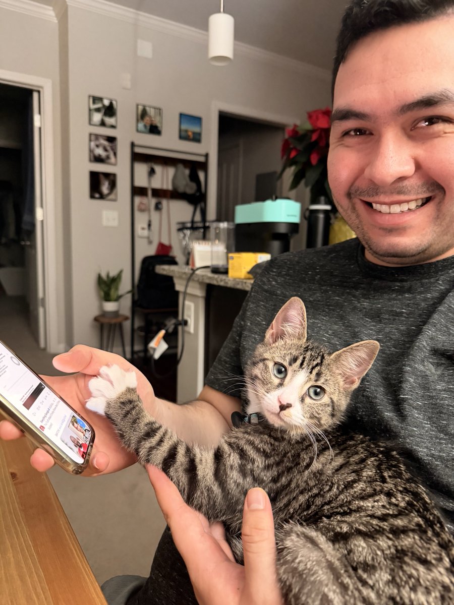 High-5 with our furry buddy. ❤️
Almost Christmas, and Paco has been by far one of the best gifts that we’ve received in 2025.