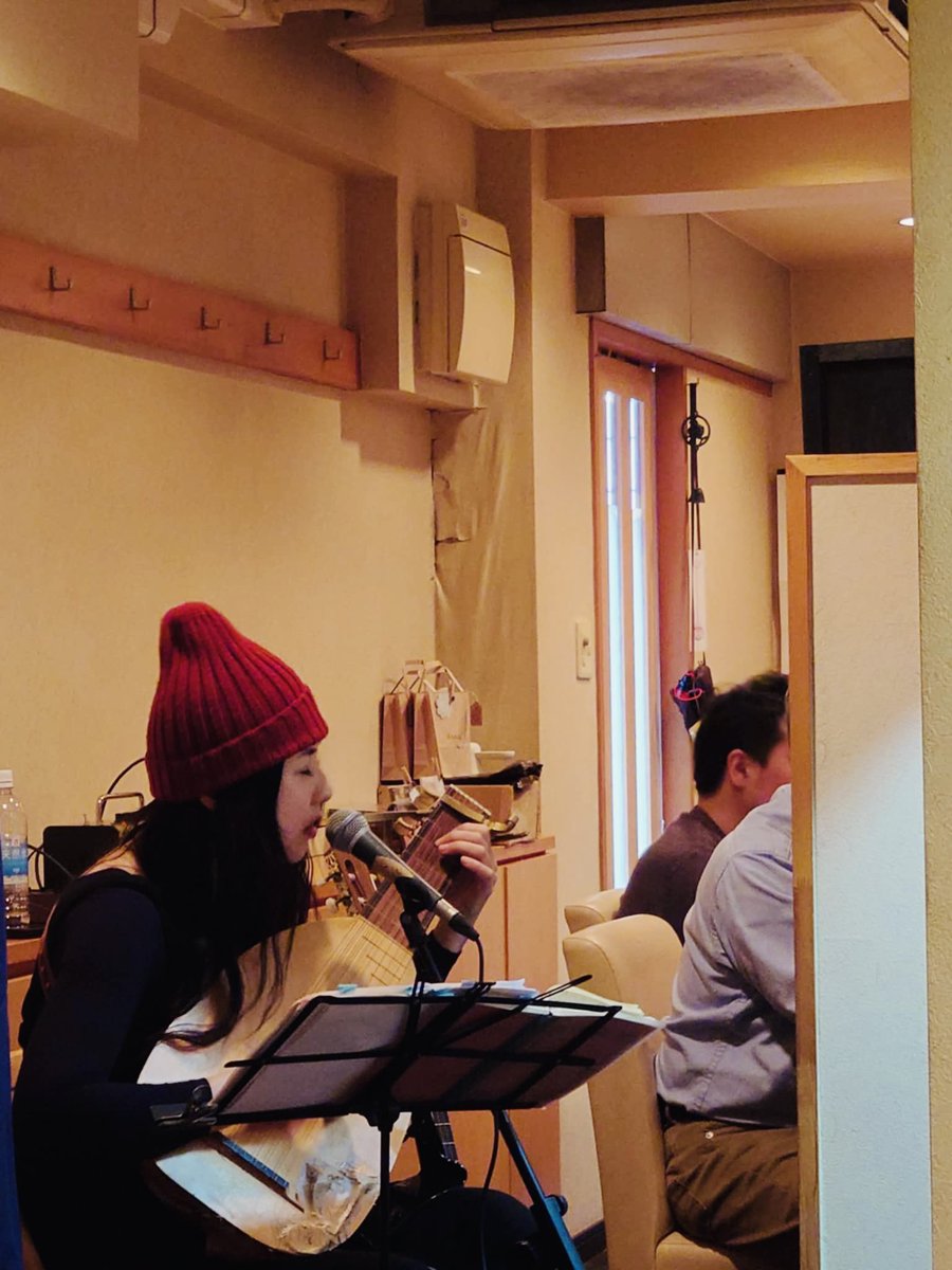 noronora's tweet photo. 主催者のMBSの岡田さん、いつも本当にありがとうございます🎵
岡田さんが万博のイタリア館を担当して大成功へ導いたことや私も『Last day』という朝日新聞デジタルのドキュメンタリーで万博最後の1日に密着した回でテーマソングを歌っていることもあり、『あなたの場所』という曲を歌いました✨ https://t.co/yIcpfwMJh6
