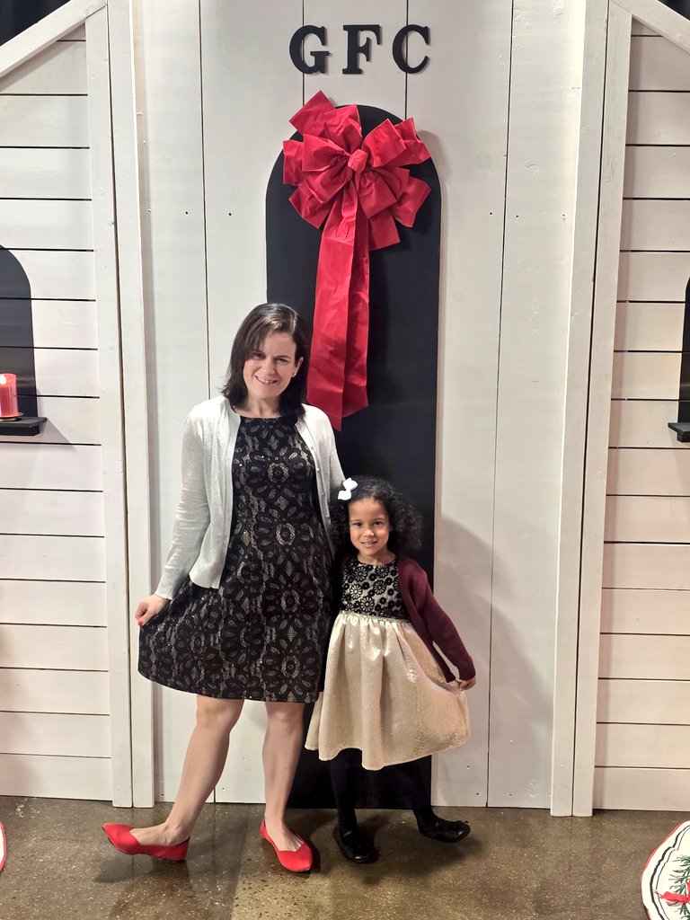 TurnAndBurn210's tweet image. Christmas program at church! Brightness was literally front and center and she rocked it! So proud of Quattro, too! Merry Christmas from the Felder Four! 🥰🎄