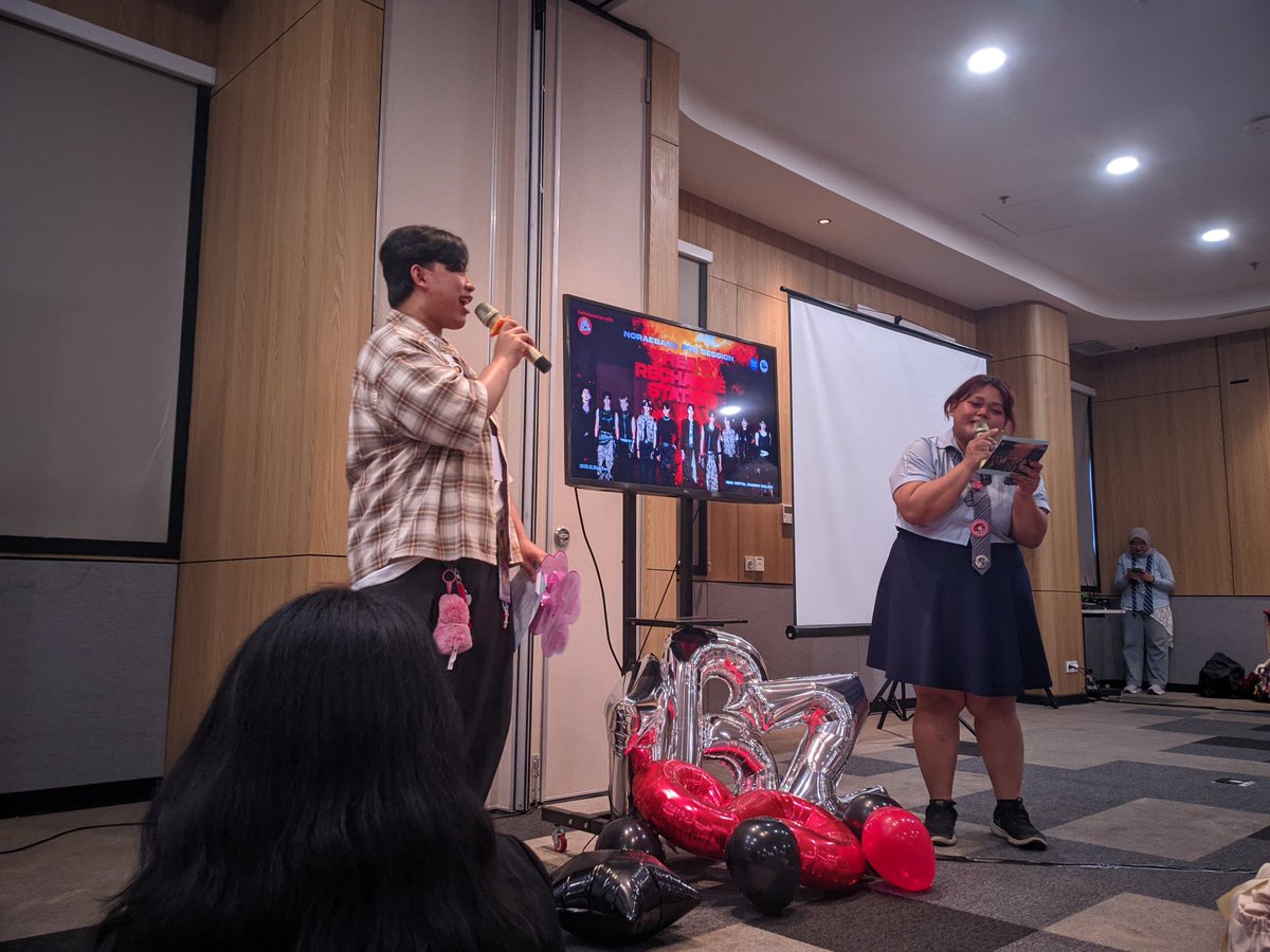 puśsu 🪐 tweet media