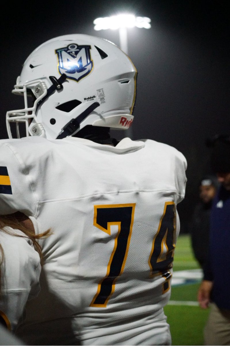 AndrewQuinoness's tweet image. ⭐️2x First Team All-League
⭐️Varsity football Captain
⭐️Honorable Mention All county
⭐️Zero Official Offers
⭐️ 3.06 GPA
⭐️ Offensive Lineman
⭐️CO, 2026
Uncommitted and still looking for a home 🏡 
#AGTG 

hudl.com/v/2TG6jX