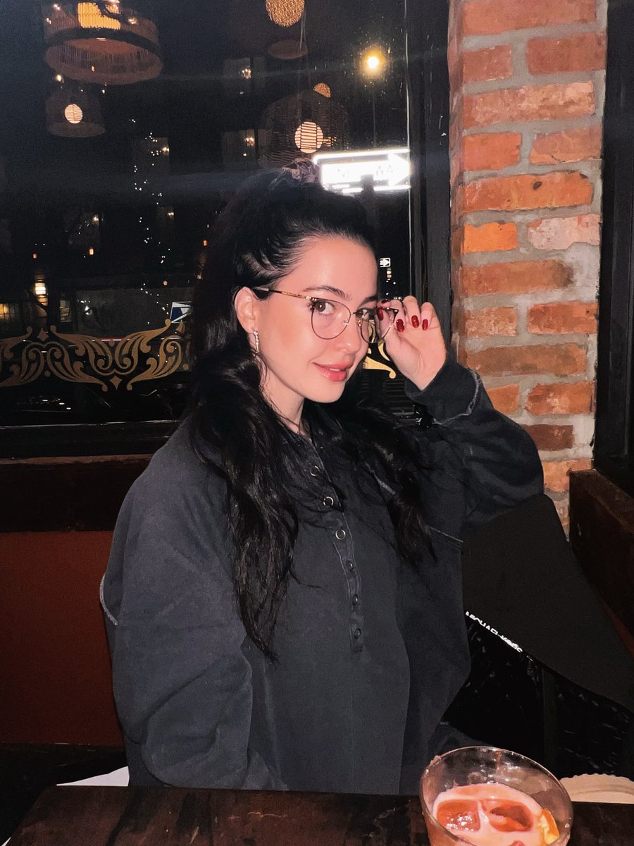 FinallyX's tweet image. shout out to my 3 reply guys