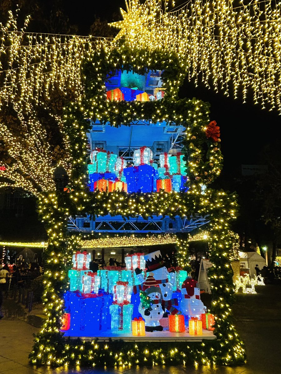 Jimin1Best's tweet photo. ハマスタから横浜公園抜けて
日本大通りへ
クリスマスイルミネーション
が輝いている
✨.•*¨*•.¸⭐️•*¨*•.¸¸⭐️•*¨*•.¸¸✨

#BALLPARKXmas https://t.co/OnHWYIerfF
