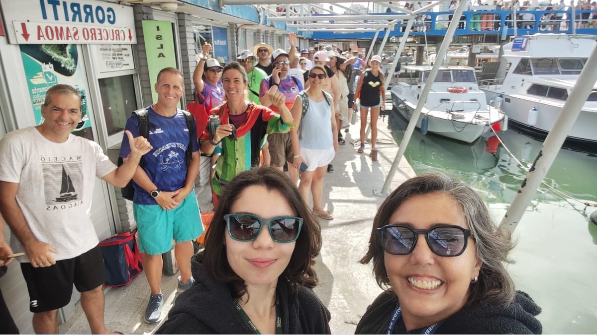 Este domingo se realizó el “3er Encuentro NAF” que convocó a más de 150 nadadores en una travesía en torno a la Isla Gorriti en Punta del Este. 
ADES 30 y ADES 15 con sus tripulaciones voluntarias colaboraron con la seguridad del evento.