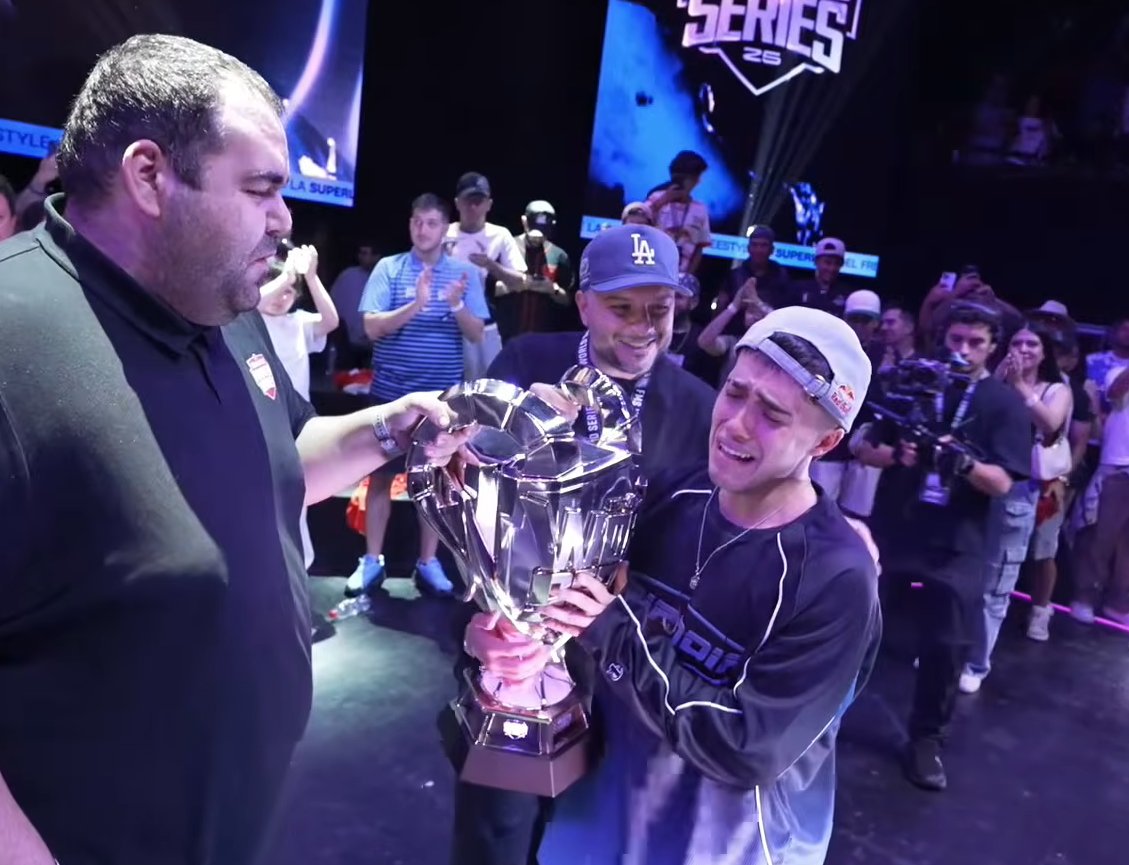 Si hombre Kaiser le ha ganado a Aczino 

VIVA EL LOCALISMO GAZIR CAMPEON 

#FMSWorldSeries