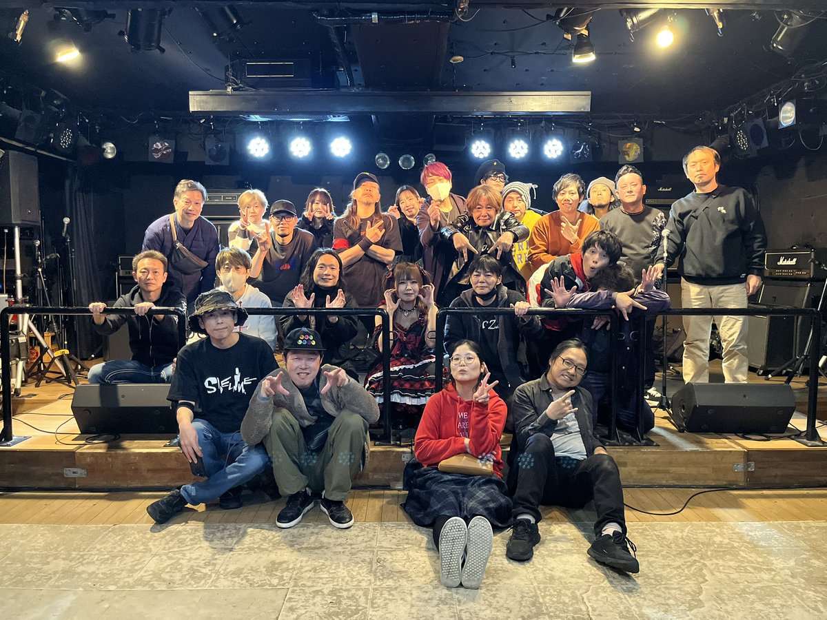 MOZ_KAMD's tweet image. 昨日は岩国ロックカントリーさんでのライブありがとうございました！
とっても楽しいライブでした😊
そして山口の皆さん優しくてあったかい✨
最高の1日になりました◦°˚\☺/˚°◦

 #MOZZ
 #岩国ロックカントリー