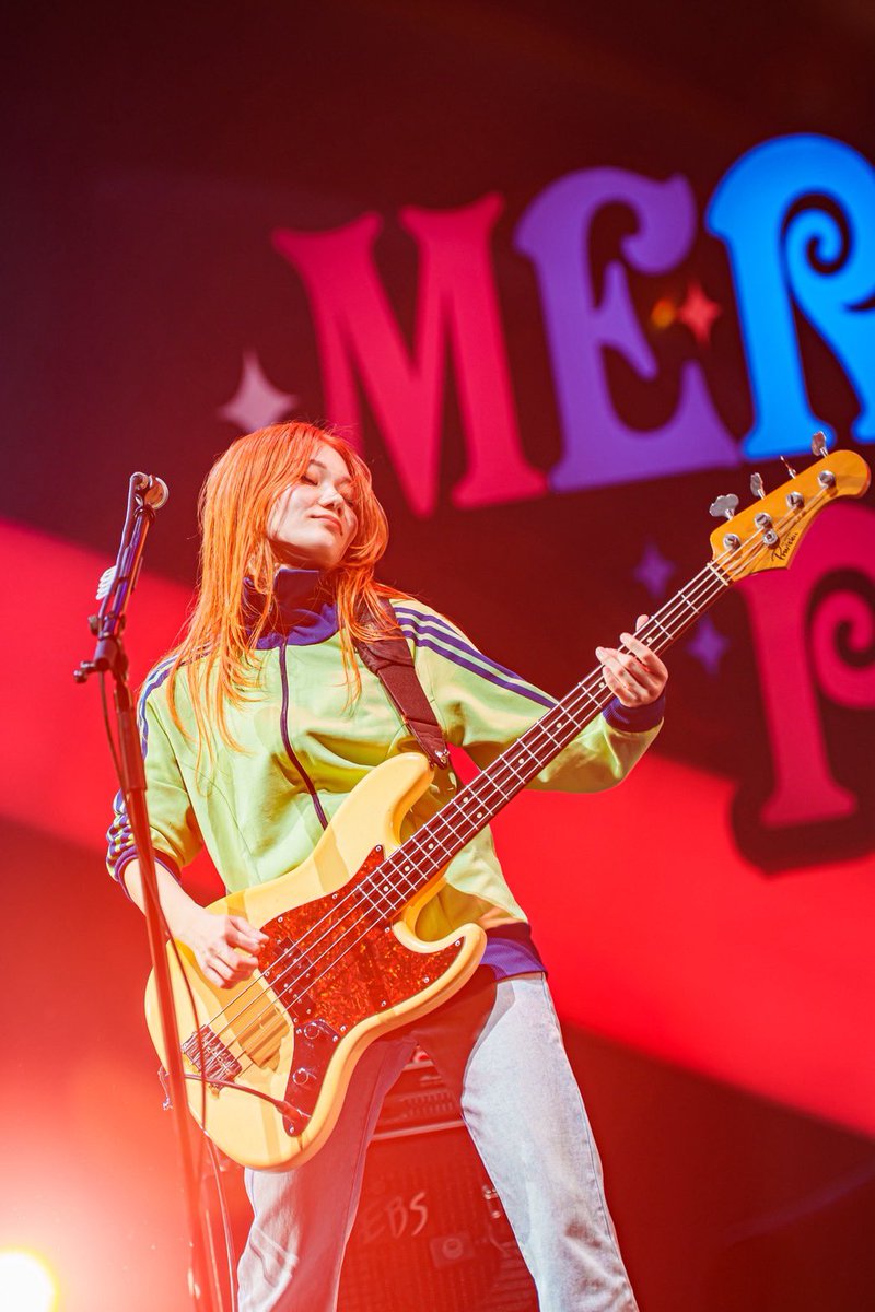SHISHAMO_BAND's tweet image. 昨日は
🎅「MERRY ROCK PARADE 2025」🎅
に出演しました🙌🙌

すごくあたたかい空間で
こんな最高のステージに立てたこと、
皆さんがそれを見届けにきてくれたことが本当に嬉しかったです!!!✨
メリロ大好き🫶

お越しくださった皆さん、
ありがとうございました!!!❣️(松岡)
@merryrockparade
#メリロ