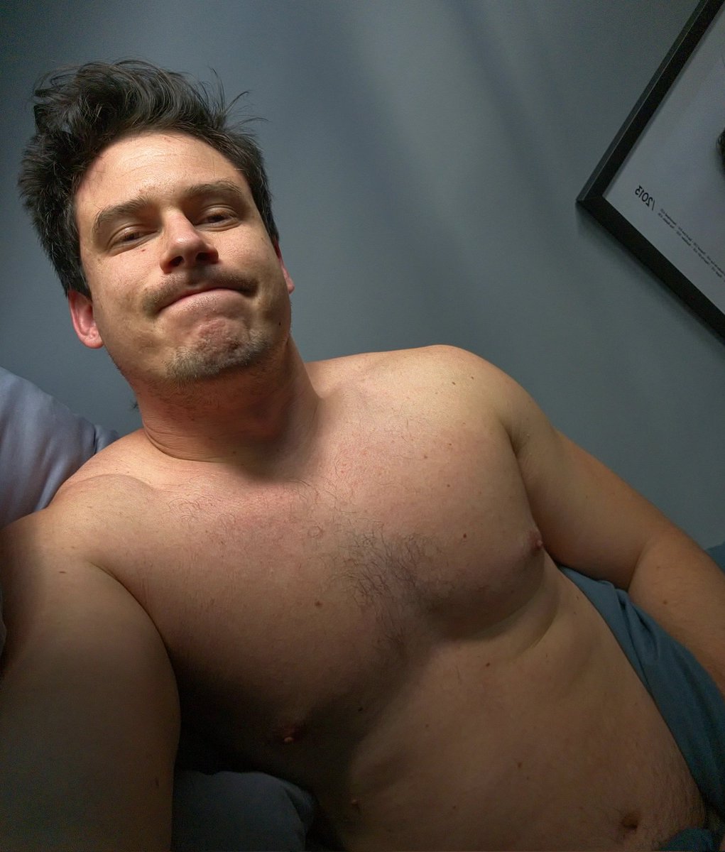 💤💤💤

#gay #beefy #bedhead