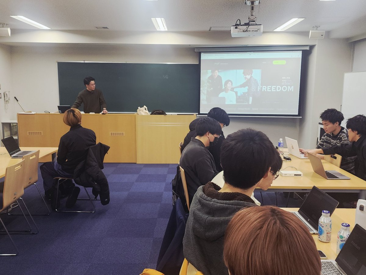 mcc_hiu's tweet photo. (株)インプル様連携講座｢モダンフロントエンド入門(全3回)｣の第2回目。

サポートにインプルさんからもうひとり入ってもらいました。会社紹介もみっちりしていただきました。
 #モダンフロントエンド入門  #インプル  #情報大連携講座 https://t.co/B0Jy96t2fh