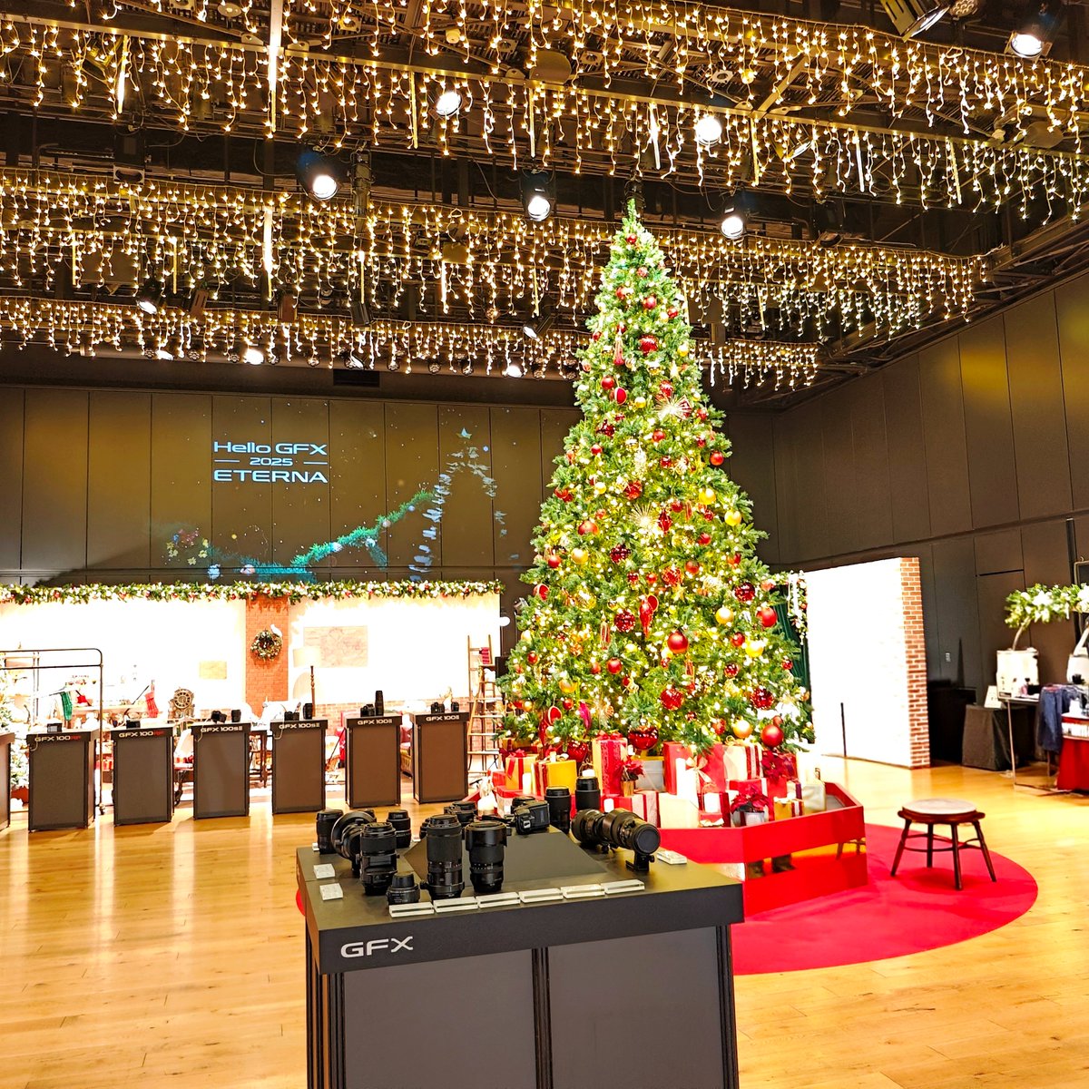 HELLO GFX 開催3日目 Leofotoブースでは、当社最新・人気No.1の「AZ