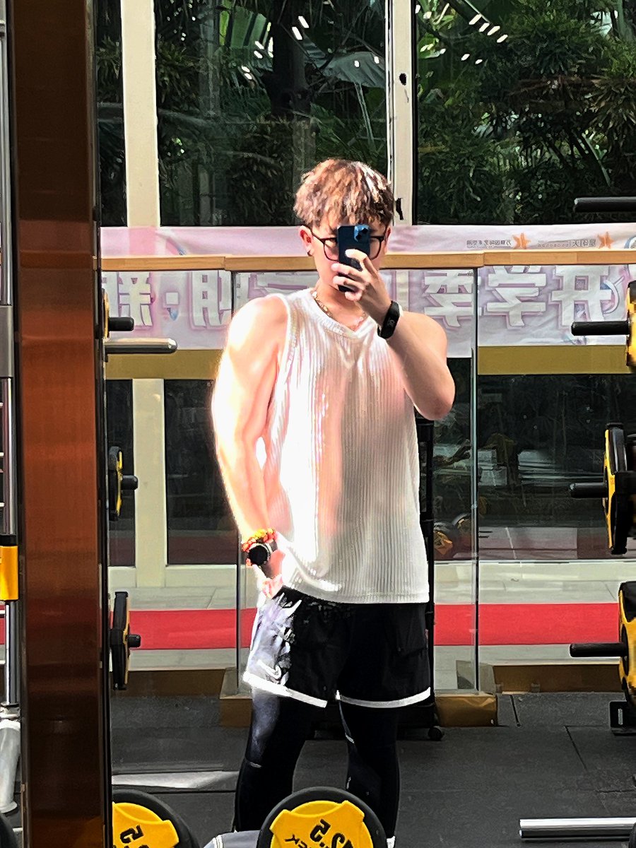 pingwasami's tweet photo. 以后再有姐姐问身体怎么样，我就把我印着蒙文的身份证拿出来。 https://t.co/3FtAi3l9yi