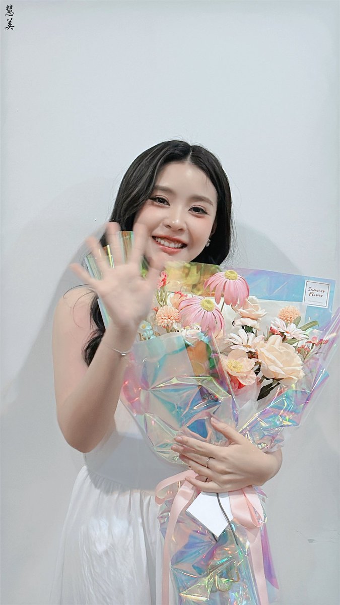 G_doubleN's tweet image. เมื่อวานสนุกมากๆ ได้ฟังเพลงเพราะๆ ได้เล่นเกม ได้พูดคุยกัน คิดถึงเหมือนกันเนอะ ขอให้มีความสุขมากๆนะ เก็บมวลความสุขเมื่อวานเป็นแรงผลักดันให้ตัวเองมีกำลังใจสู้ต่อไปนะ 👊🏻✌🏻🦦

#IsTarwaantynineStillShine
#IsTarwaan
#TarwaanIsarapa