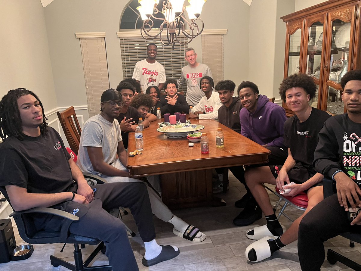 Travis Basketball tweet media