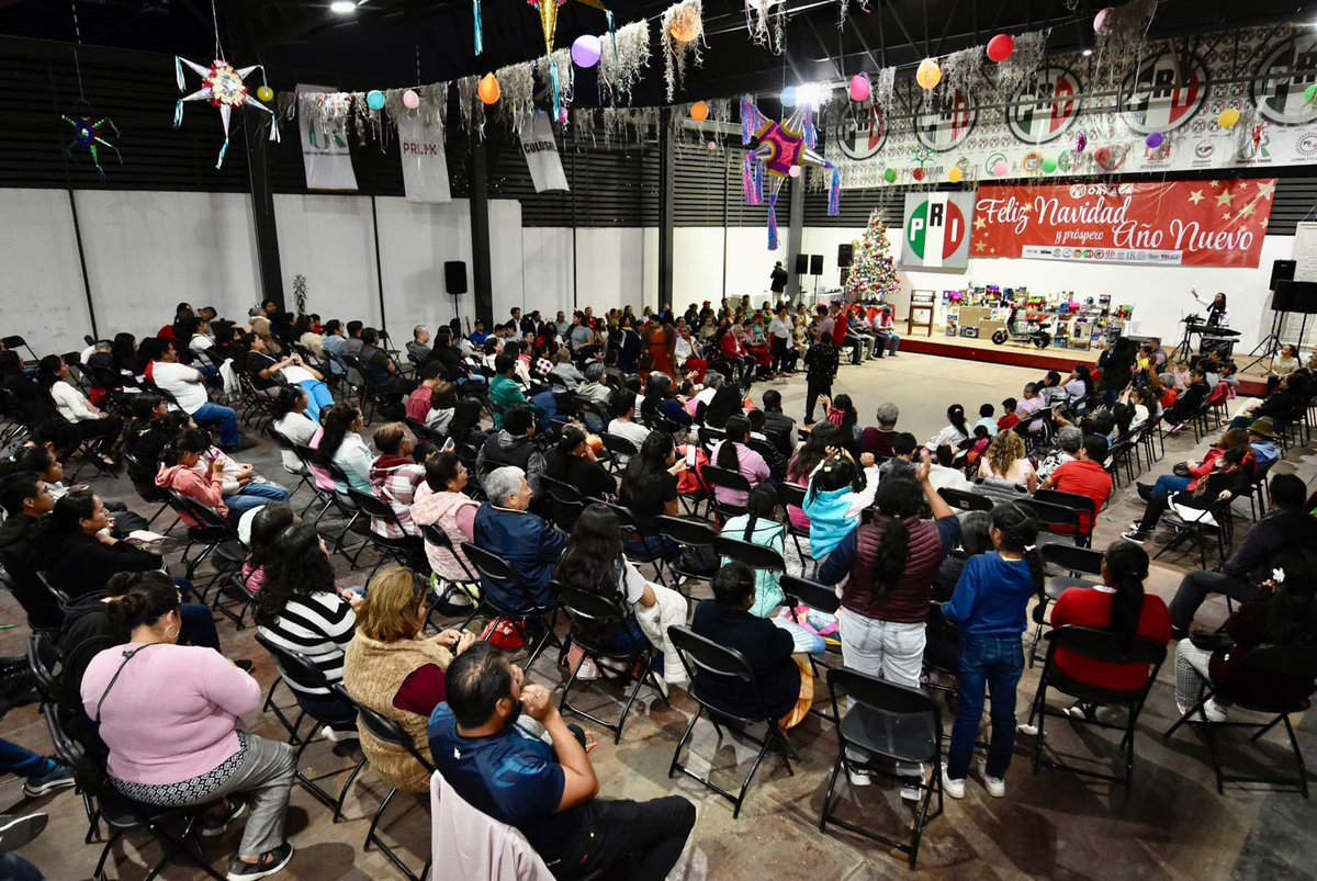 PRIOaxaca_'s tweet photo. Celebramos con alegría nuestro tradicional convivio navideño, un espacio de encuentro, compañerismo y unidad entre la familia priista. Compartimos momentos de cercanía y agradecimiento, fortaleciendo los lazos que nos unen para trabajar juntos por Oaxaca y por México. https://t.co/aLNO3QMGkC