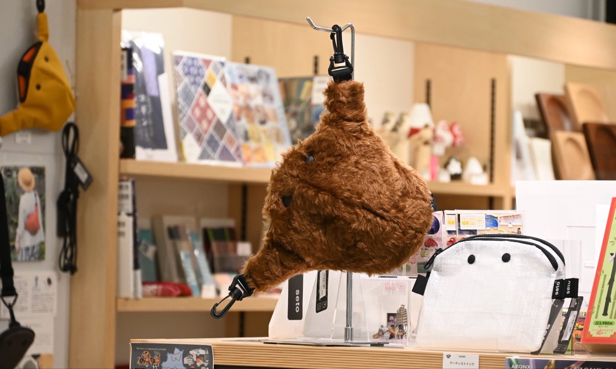 TUAD_STORE_'s tweet photo. 瀬戸けいた先生のブランド seto のモコモコした冬毛のバックが入荷しました。テディベアに使用される、ドイツ・シュタイフシュルテ社の高級モヘアを使用しています。 https://t.co/JCC7r3TT5e