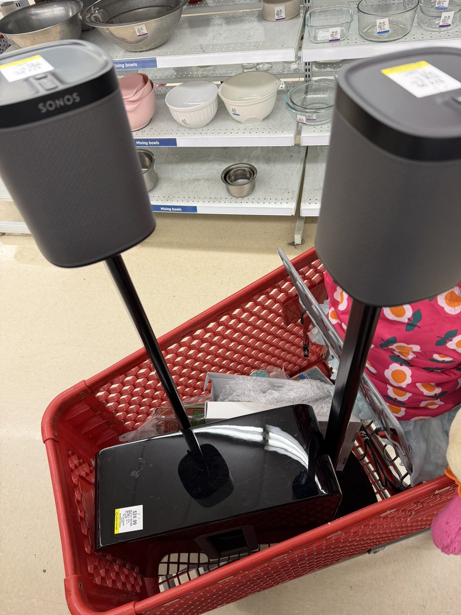 five hundred homepods tweet media