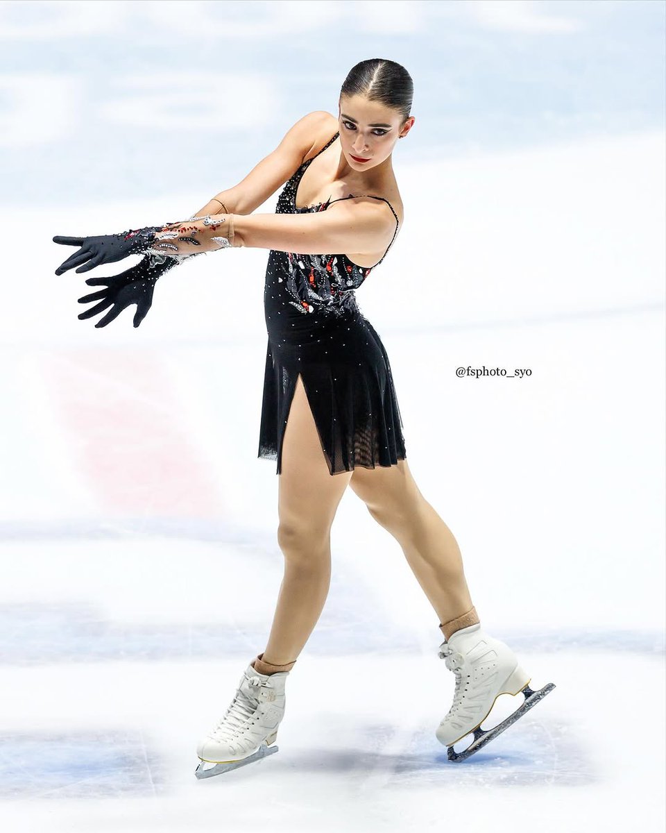 Anna placed 4th at Italian Nationals this year 🇮🇹⛸️
