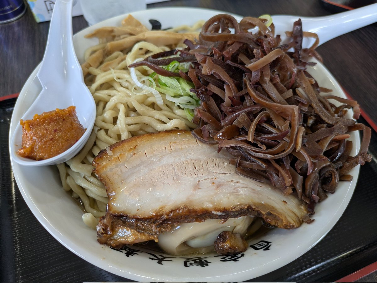 麺太めページ 自家製太麺渡辺】 らー麺大+辛味噌です！ キクラゲのせてしまいまし