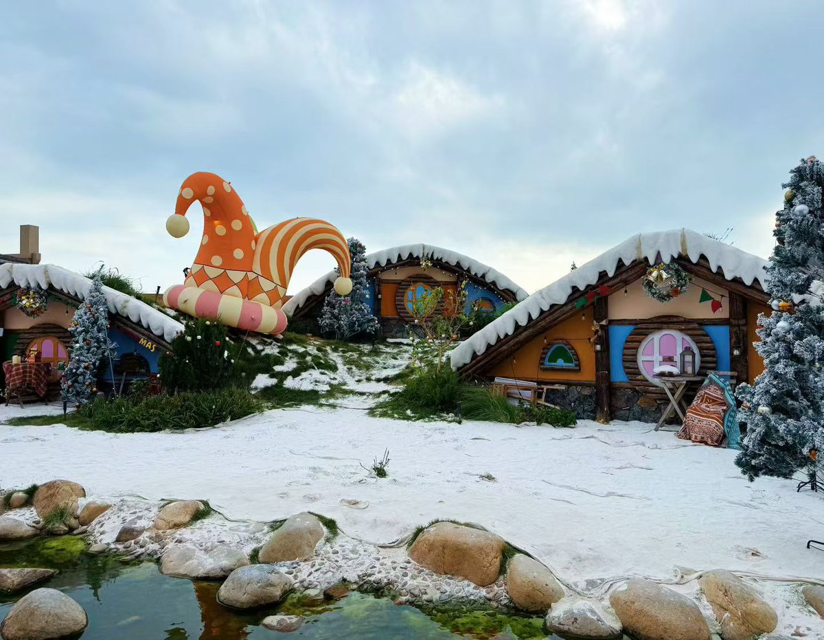 aroncheunga's tweet photo. fairyland. Amusement parks like this are much easier to be found in China than ever before. #kidspark https://t.co/SvXrIRTSCg