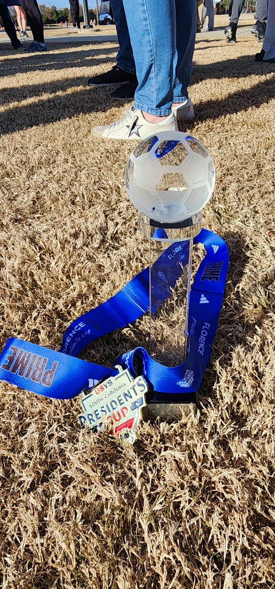 emnava225's tweet image. Another season finished, another satisfying end. This has been a long season but as our players said, "We locked it when it mattered most." 

Thank you ladies, coaches, and parents for helping make CRFC Sky 07G champions.