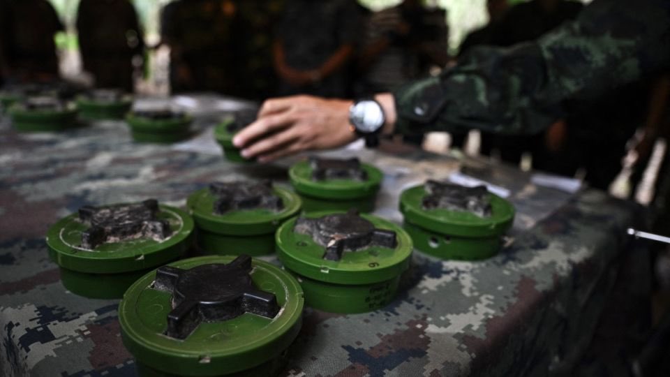CharyaHen2025's tweet photo. During the entire 15 days of shelling, bombing, and invasion into Cambodian territory, no landmine incidents were reported. Yet just one day before the ASEAN meeting, Thailand reported a landmine incident! Do landmines know when it’s a good time to blow someone up? Just curious only!