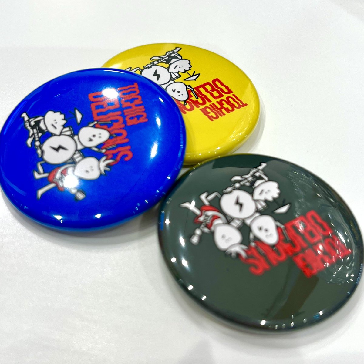 このシリーズめちゃめちゃ好き‼️ 缶バッジとステッカー知らなかった