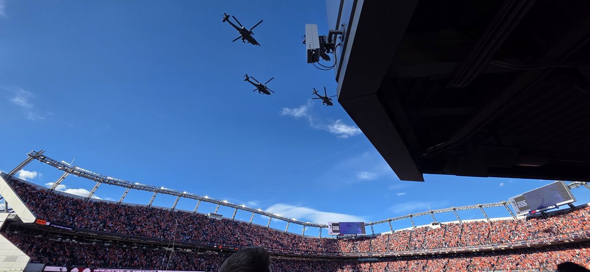 tmo413's tweet photo. Really enjoyed the flyover at today's game. https://t.co/c5CX9tuDGH